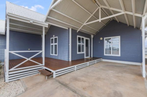 22 Kestrel Place- PRIVATE JETTY, Exmouth